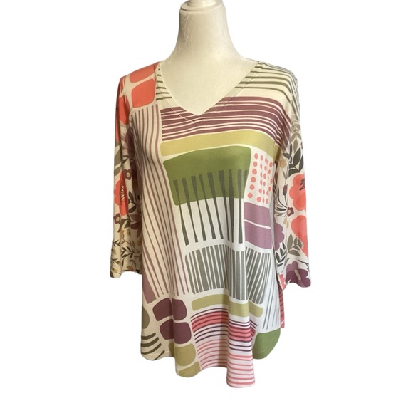 Whimsy Rose geometric top In Medium EUC - Picture 4 of 5